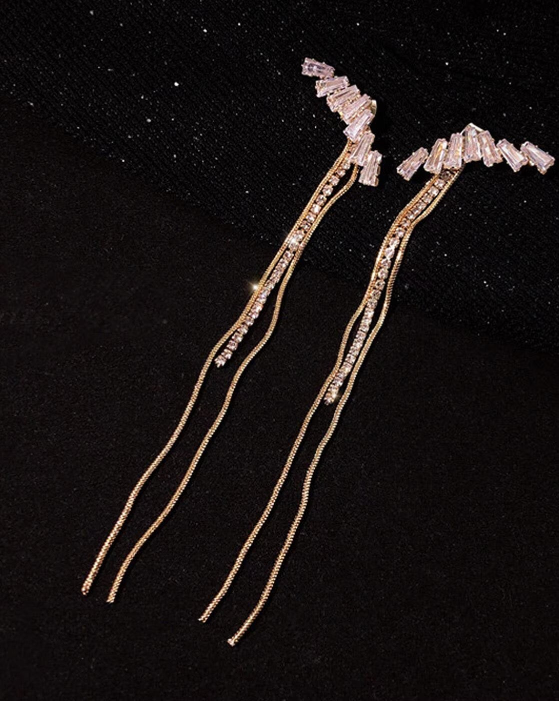 STRAIGHT CRYSTAL EARRINGS