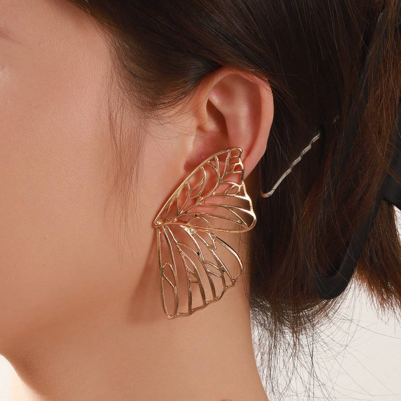 GOLDEN BUTTERFLY EARRINGS