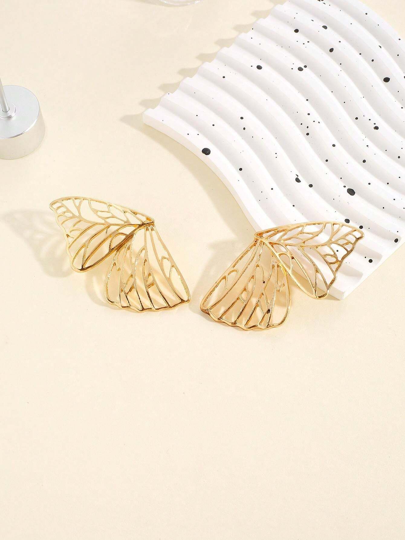 GOLDEN BUTTERFLY EARRINGS
