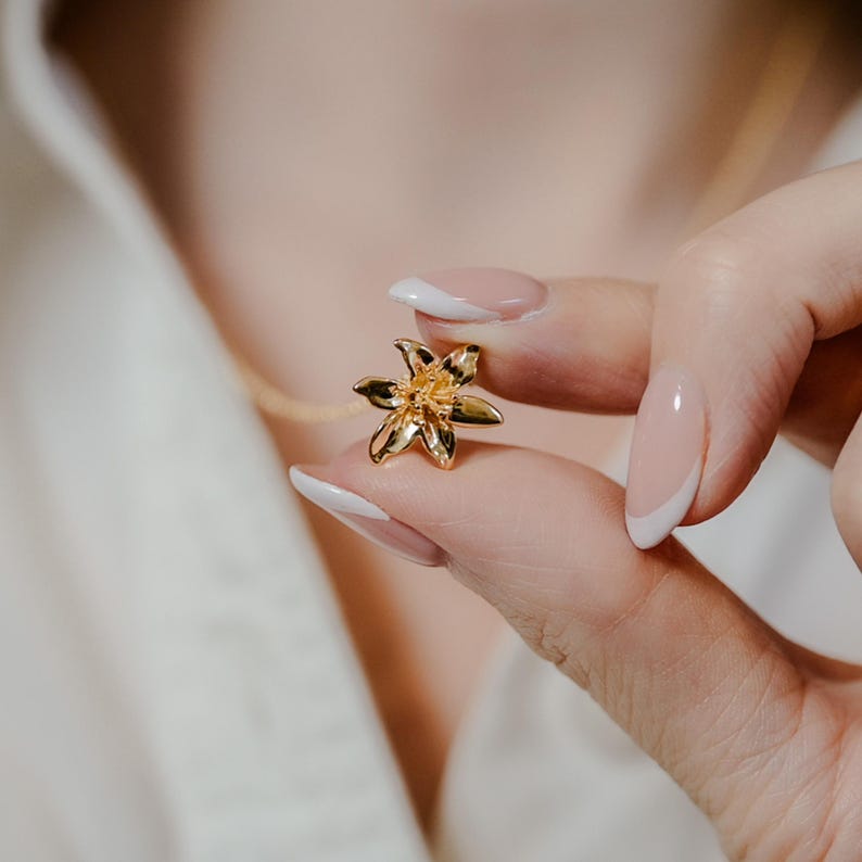 Honey Blossom Necklace Earrings Set