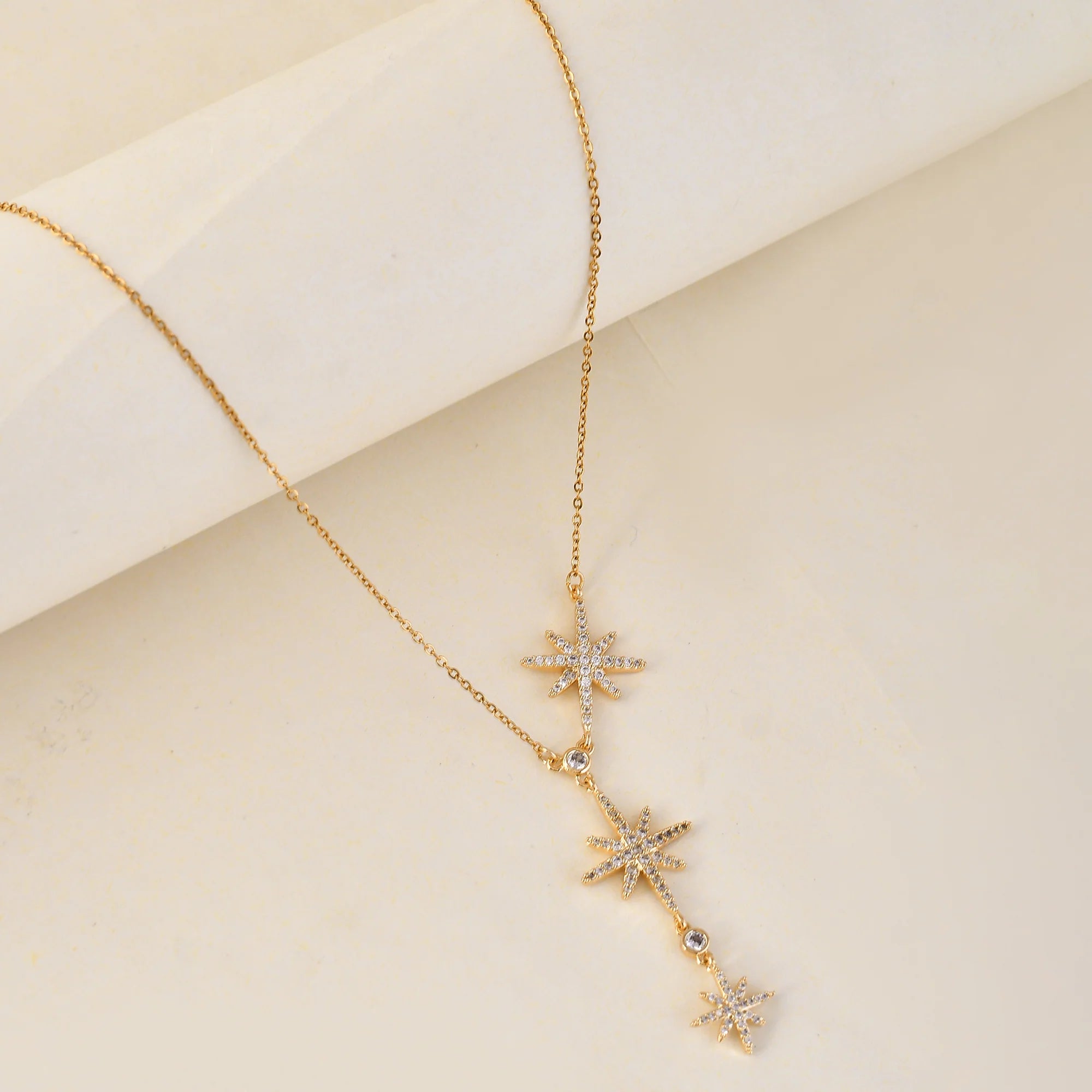 STAR NECKLACE
