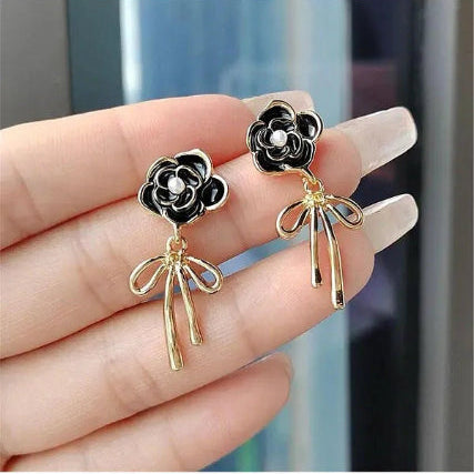 BLACK ROSE EARRINGS