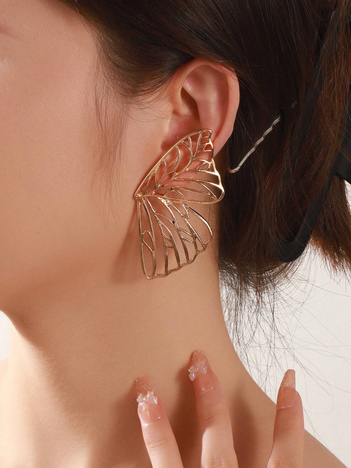 GOLDEN BUTTERFLY EARRINGS