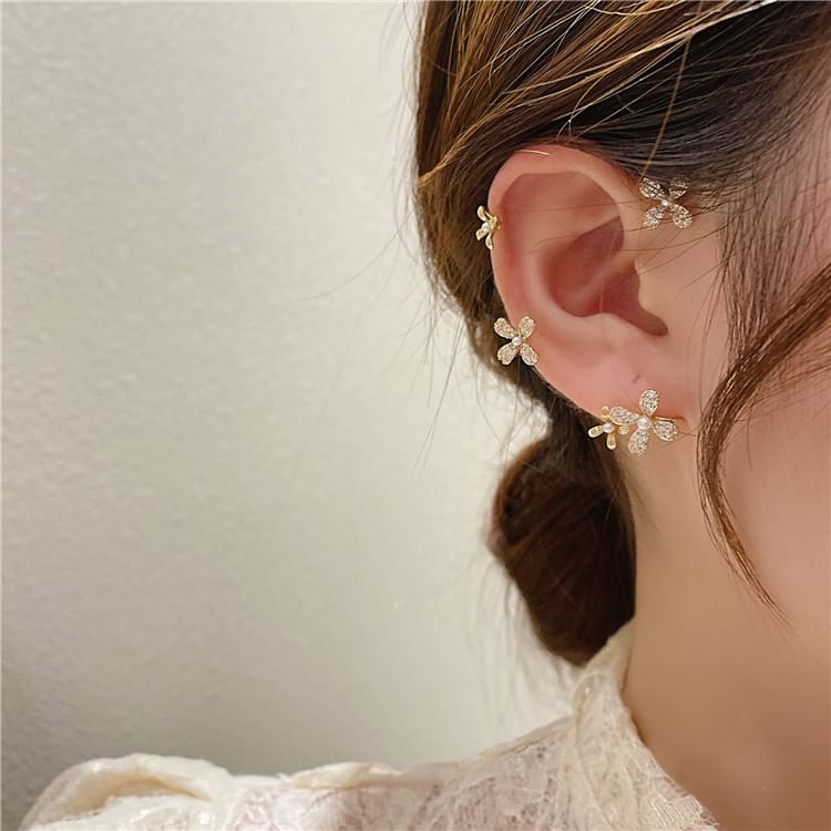 FLOWER CUFF EARRINGS