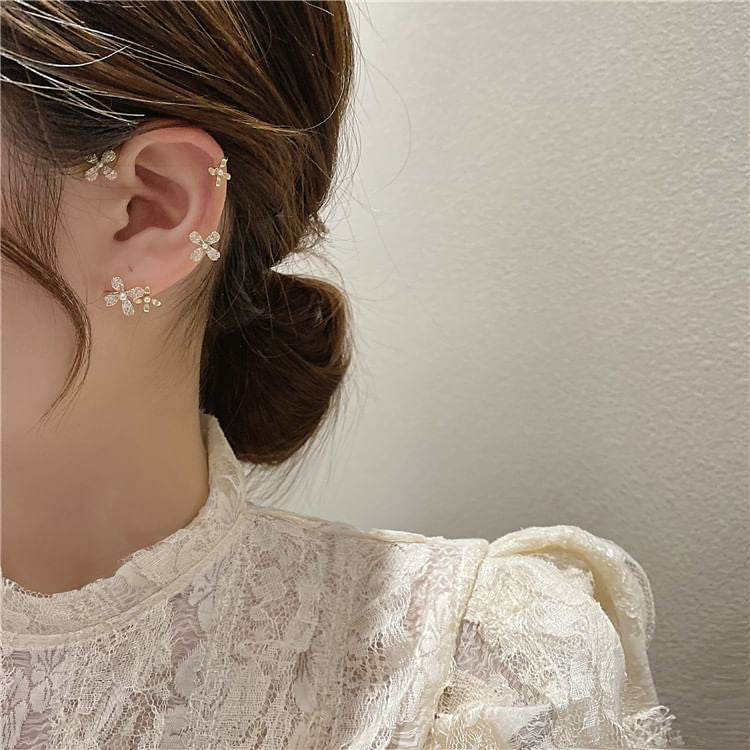 FLOWER CUFF EARRINGS