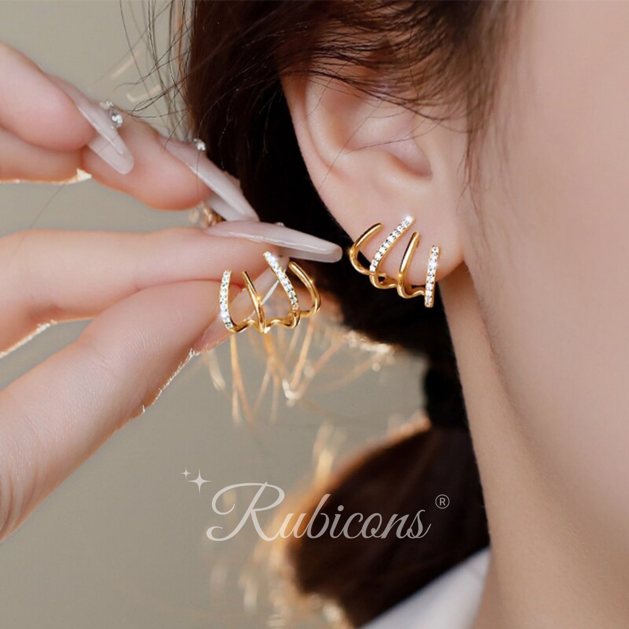 Gold Clawcrest Earrings