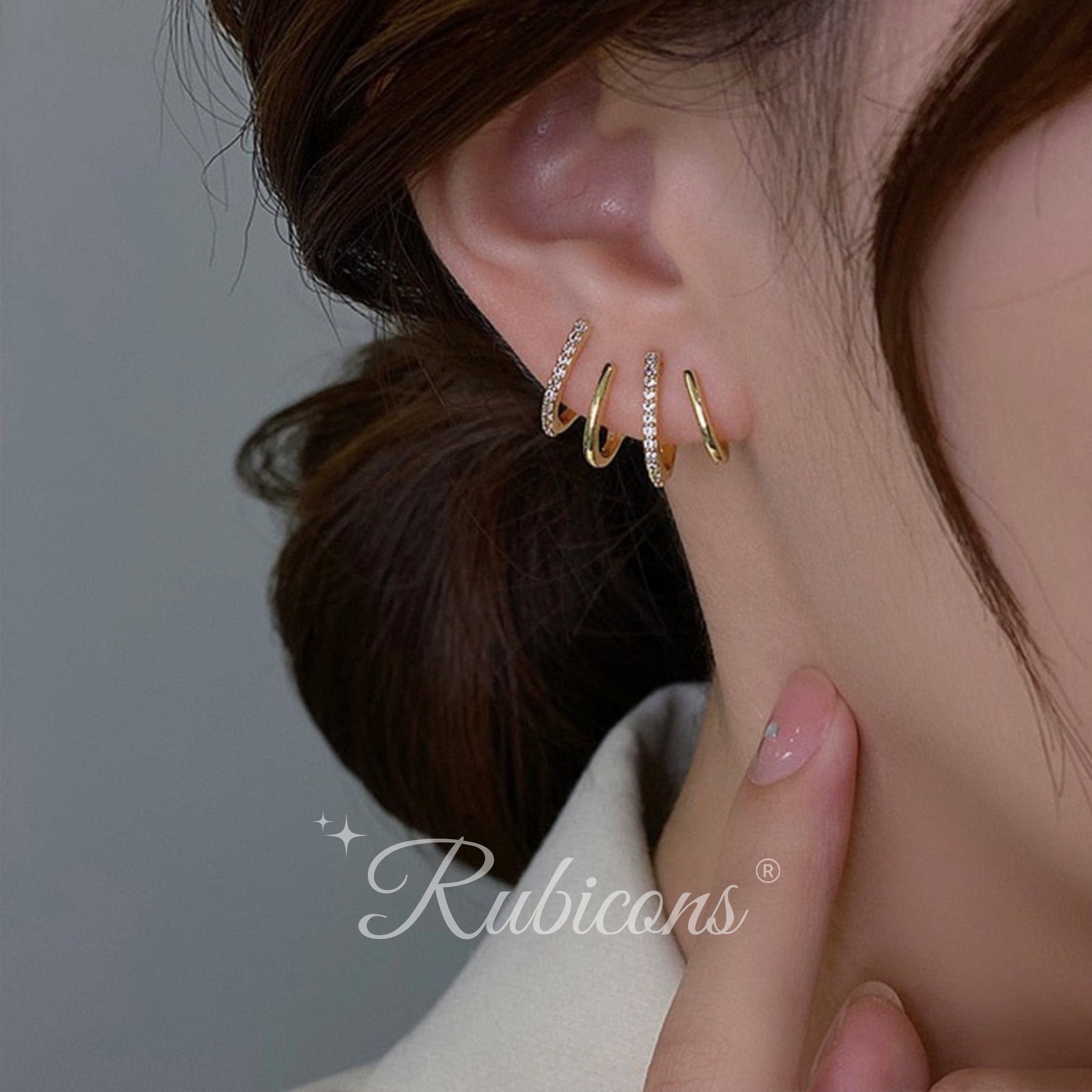 Gold Clawcrest Earrings